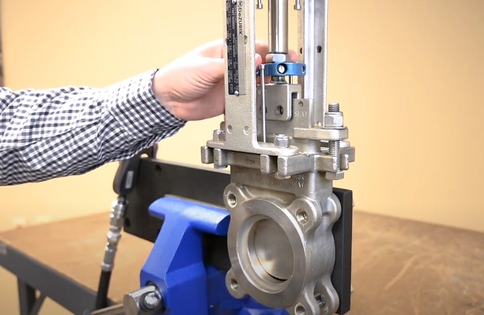 How to Adjust the Stroke on a DeZURIK Knife Gate Cylinder Actuator